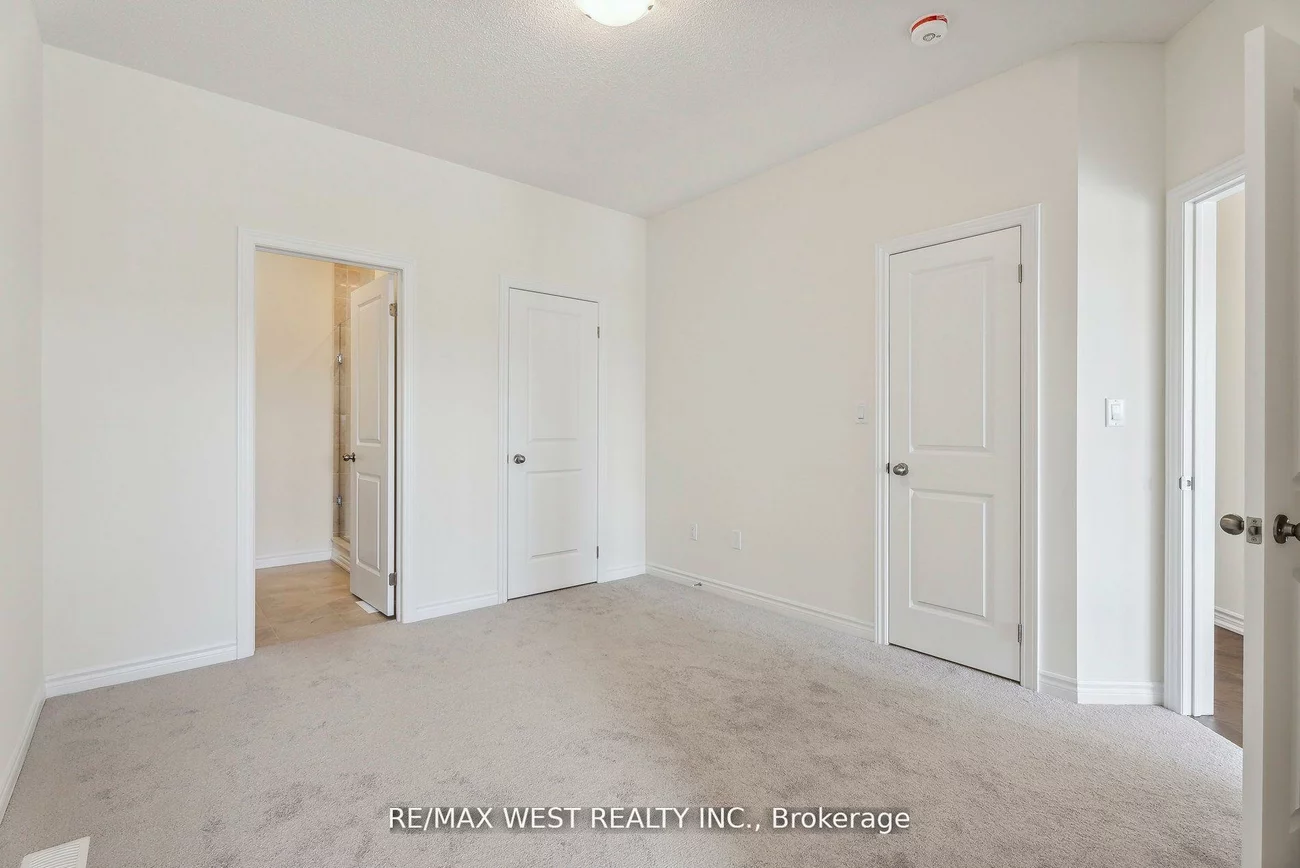 149, Blick, Bayview Wellington, Aurora