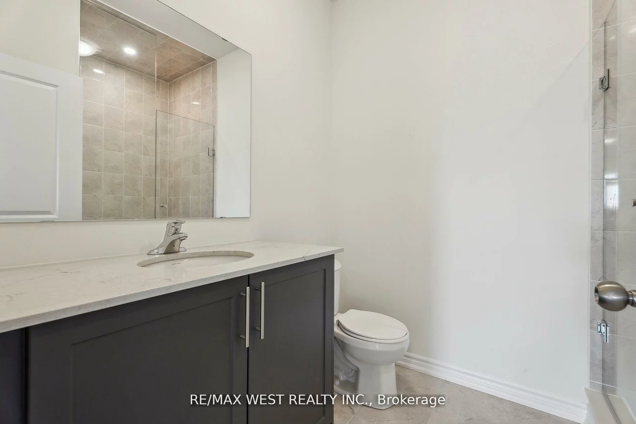 149, Blick, Bayview Wellington, Aurora