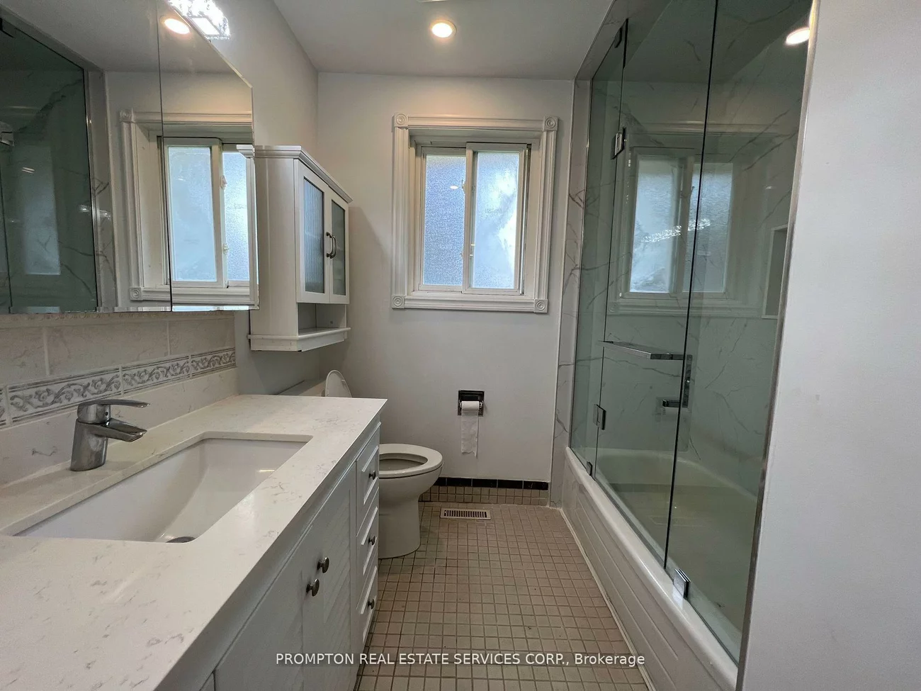 17, Devins, Aurora Heights, Aurora