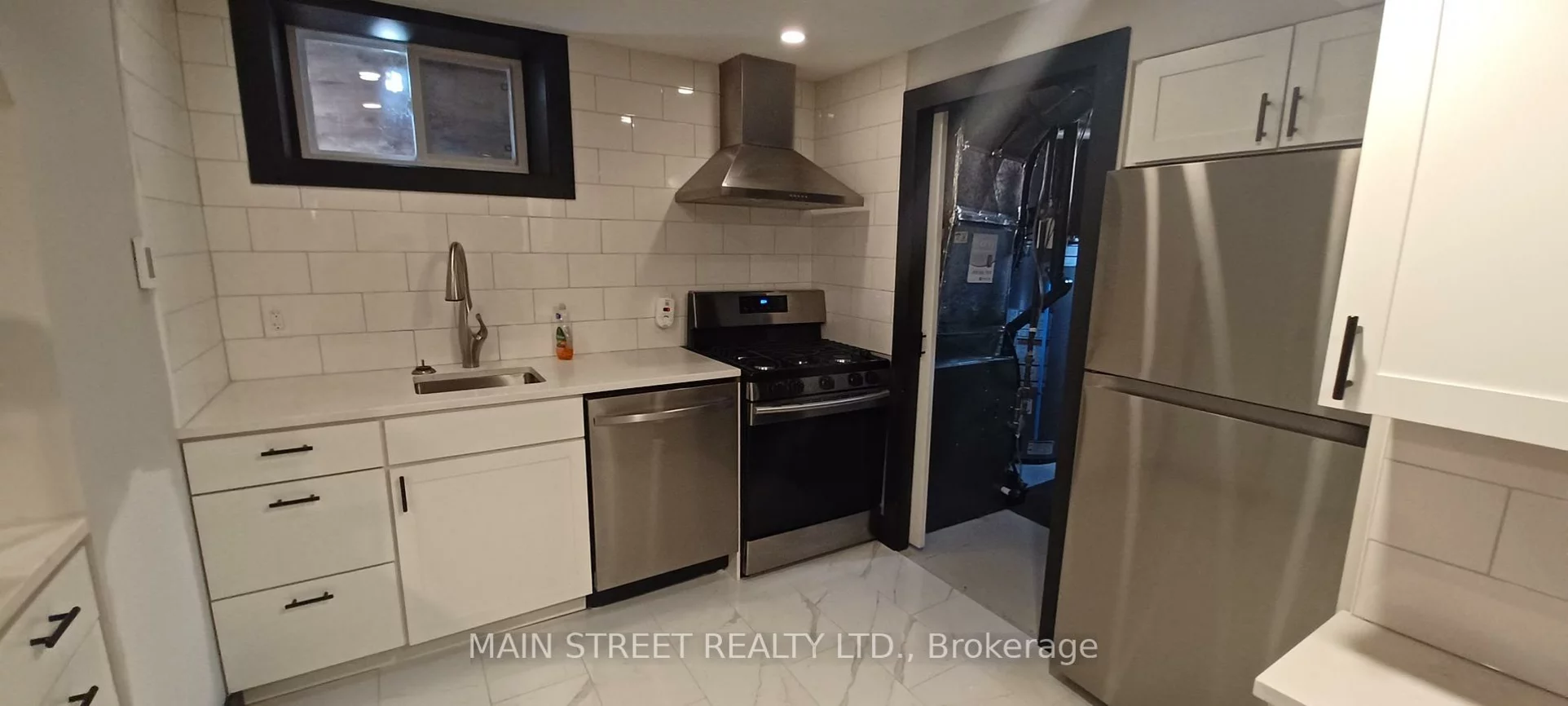 10, Kemano, Aurora Heights, Aurora