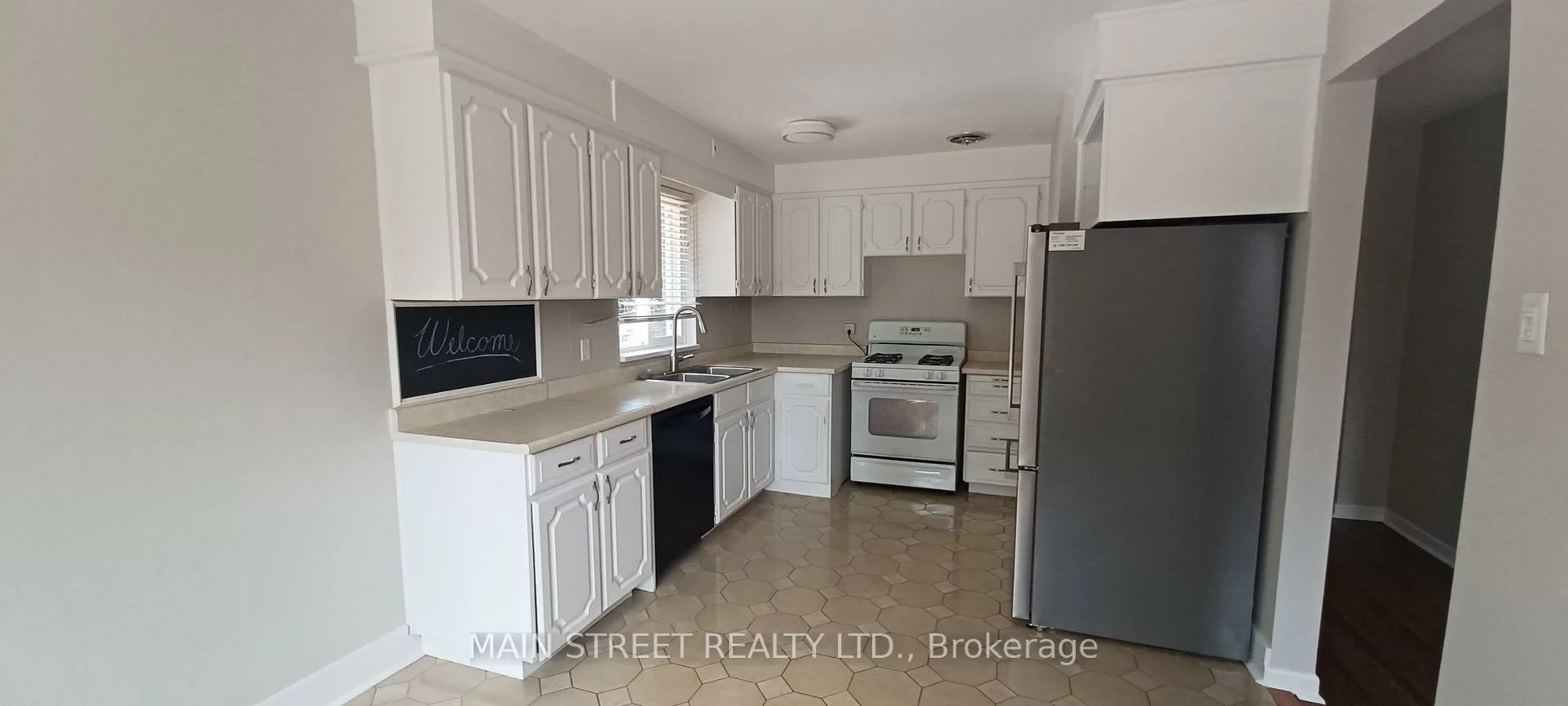 10, Kemano, Aurora Heights, Aurora