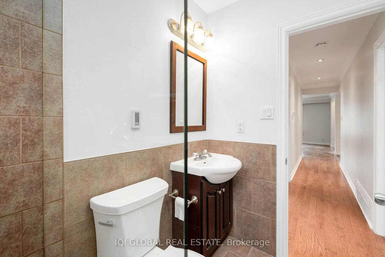 10, Holman, Aurora Highlands, Aurora