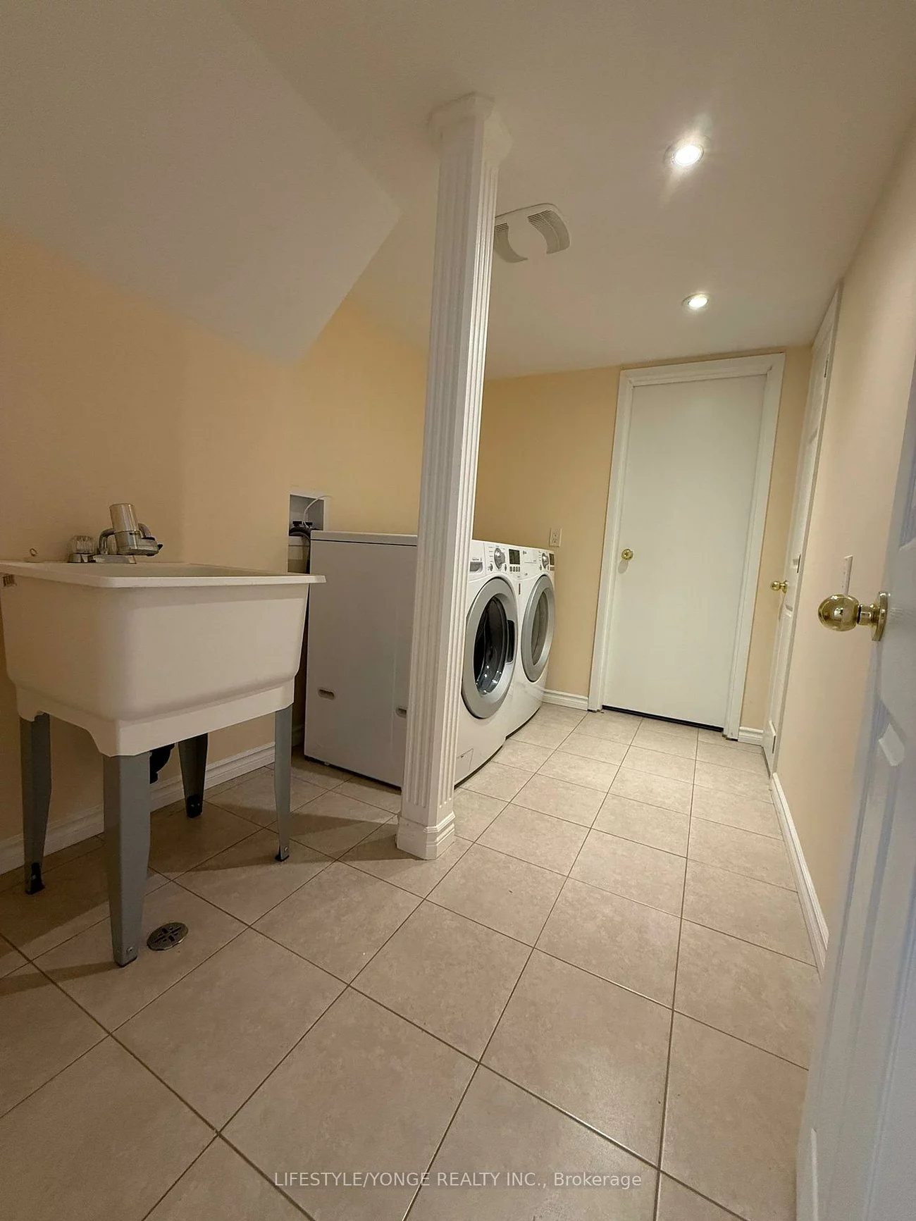 278, Ivy Jay, Bayview Northeast, Aurora