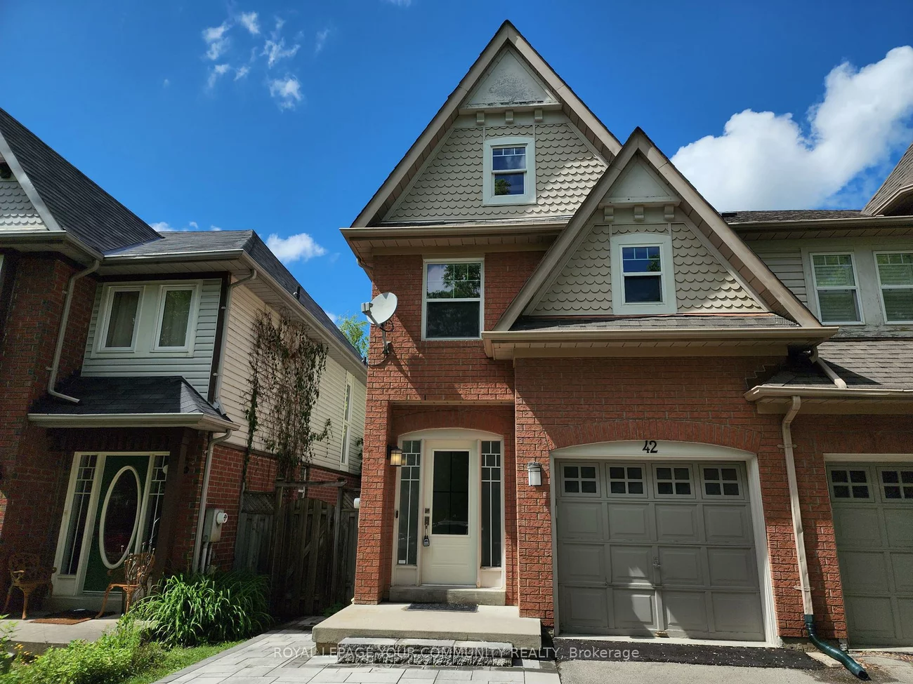 42, Woodroof, Bayview Wellington, Aurora