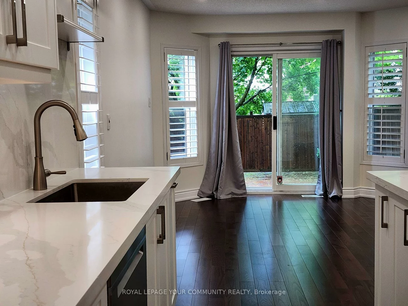 42, Woodroof, Bayview Wellington, Aurora