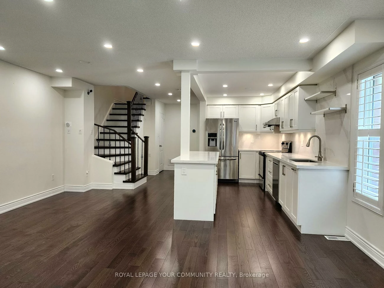 42, Woodroof, Bayview Wellington, Aurora