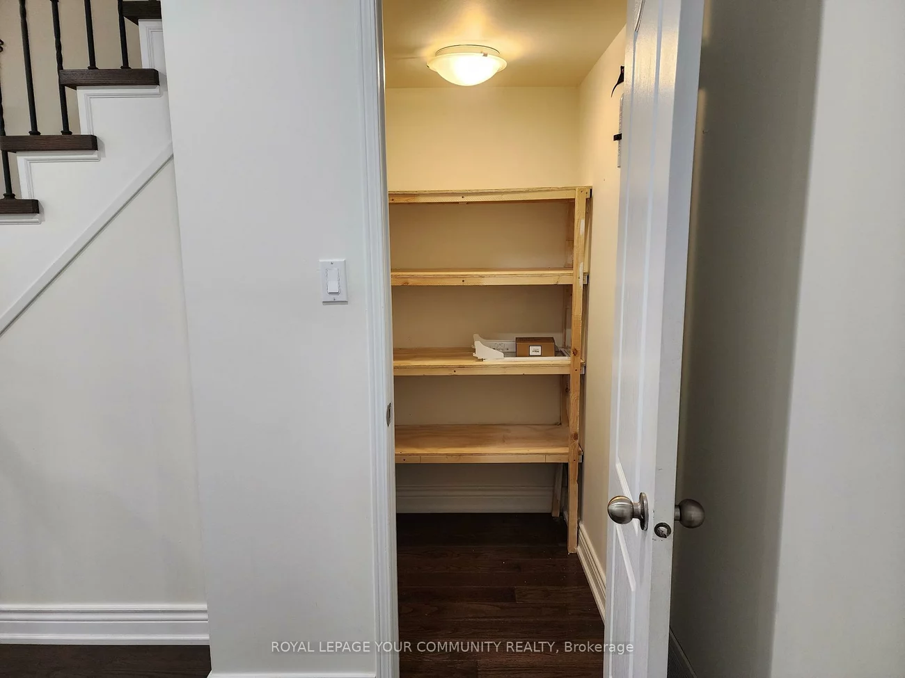 42, Woodroof, Bayview Wellington, Aurora