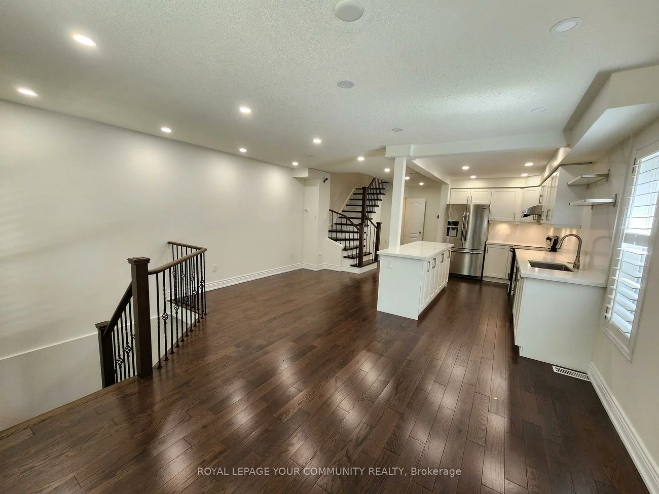 42, Woodroof, Bayview Wellington, Aurora