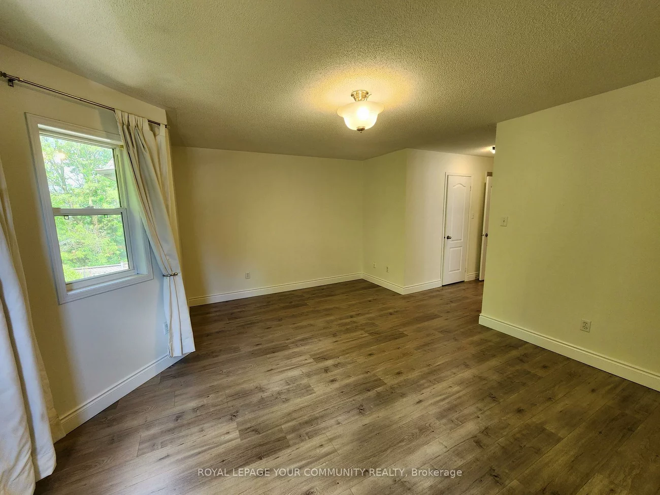 42, Woodroof, Bayview Wellington, Aurora