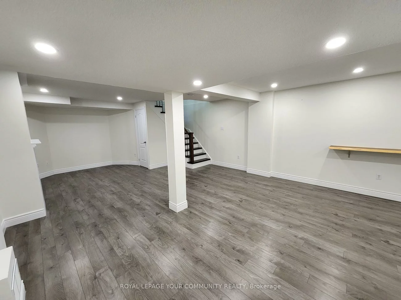 42, Woodroof, Bayview Wellington, Aurora