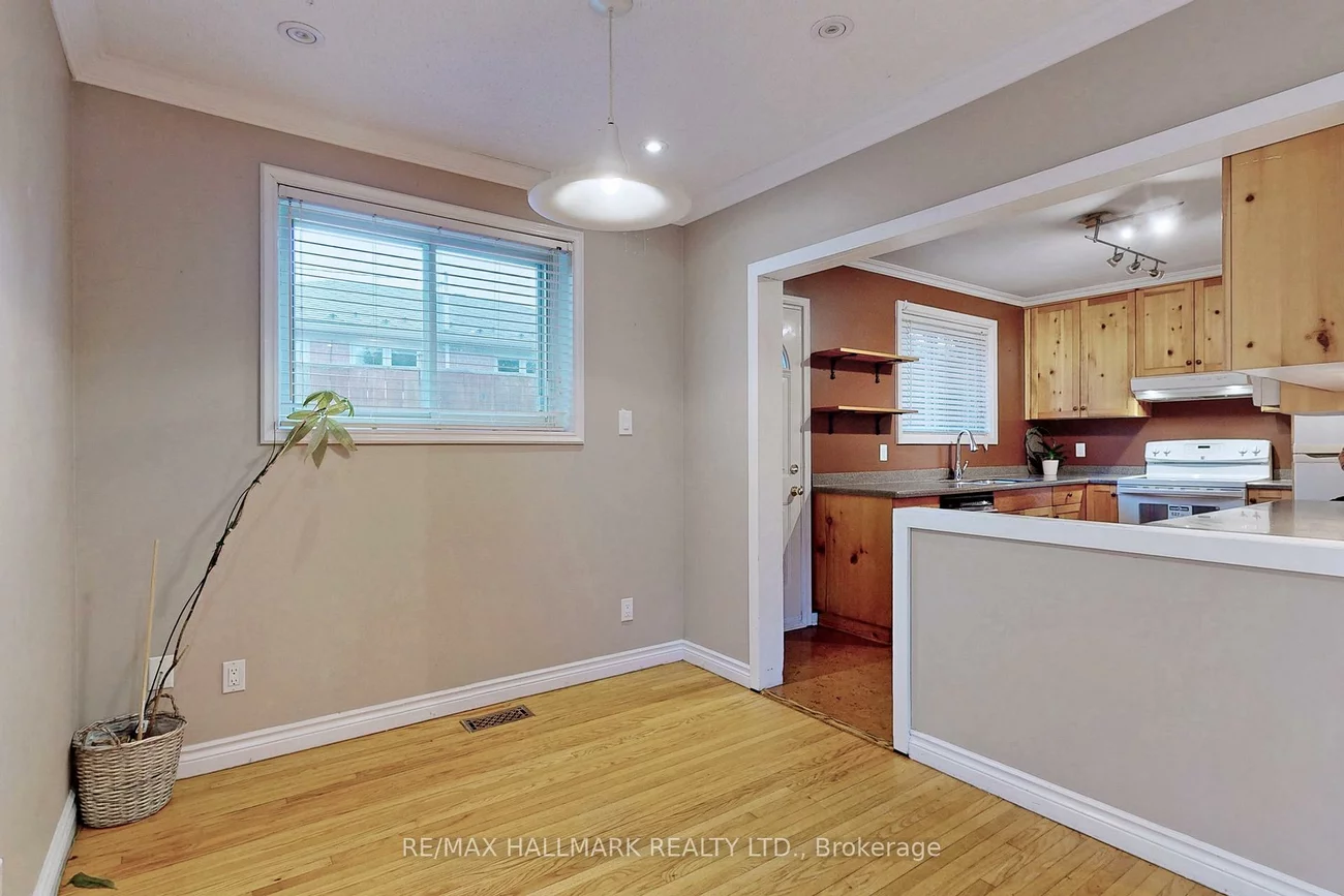 16, Knowles, Aurora Highlands, Aurora