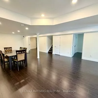 277, Mavrinac, Bayview Northeast, Aurora
