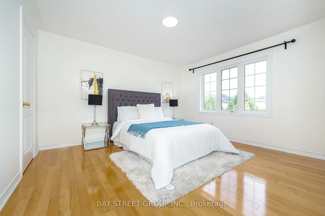243, Zokol, Bayview Northeast, Aurora
