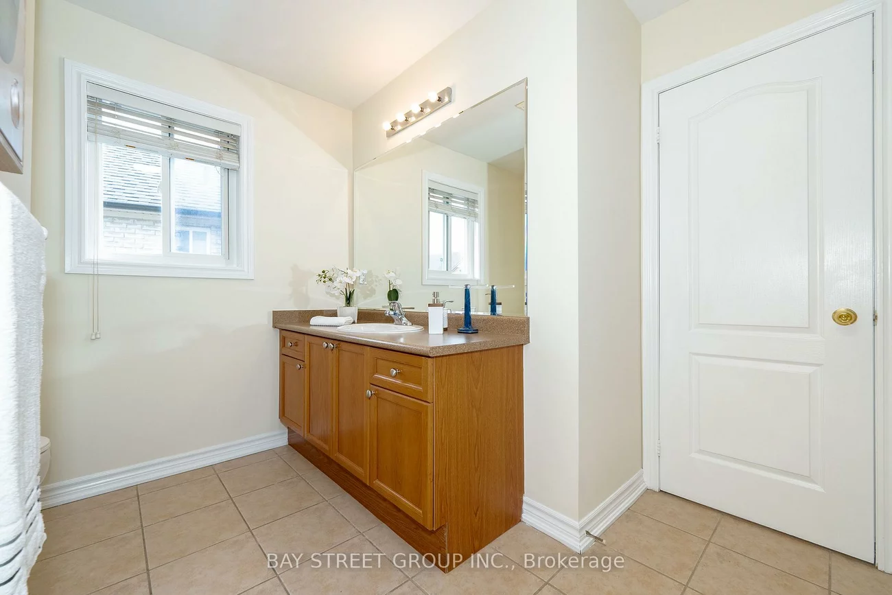 243, Zokol, Bayview Northeast, Aurora