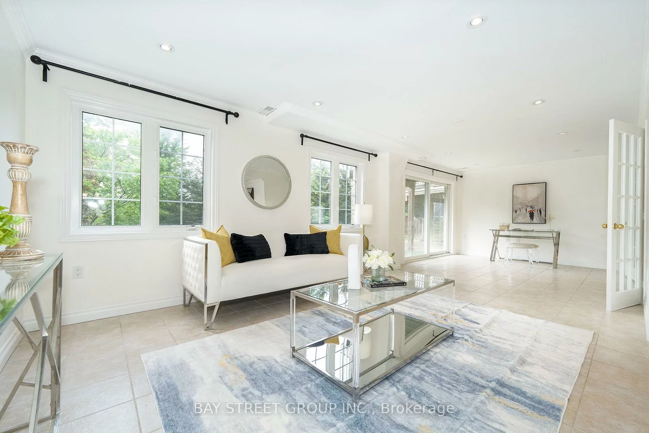 243, Zokol, Bayview Northeast, Aurora