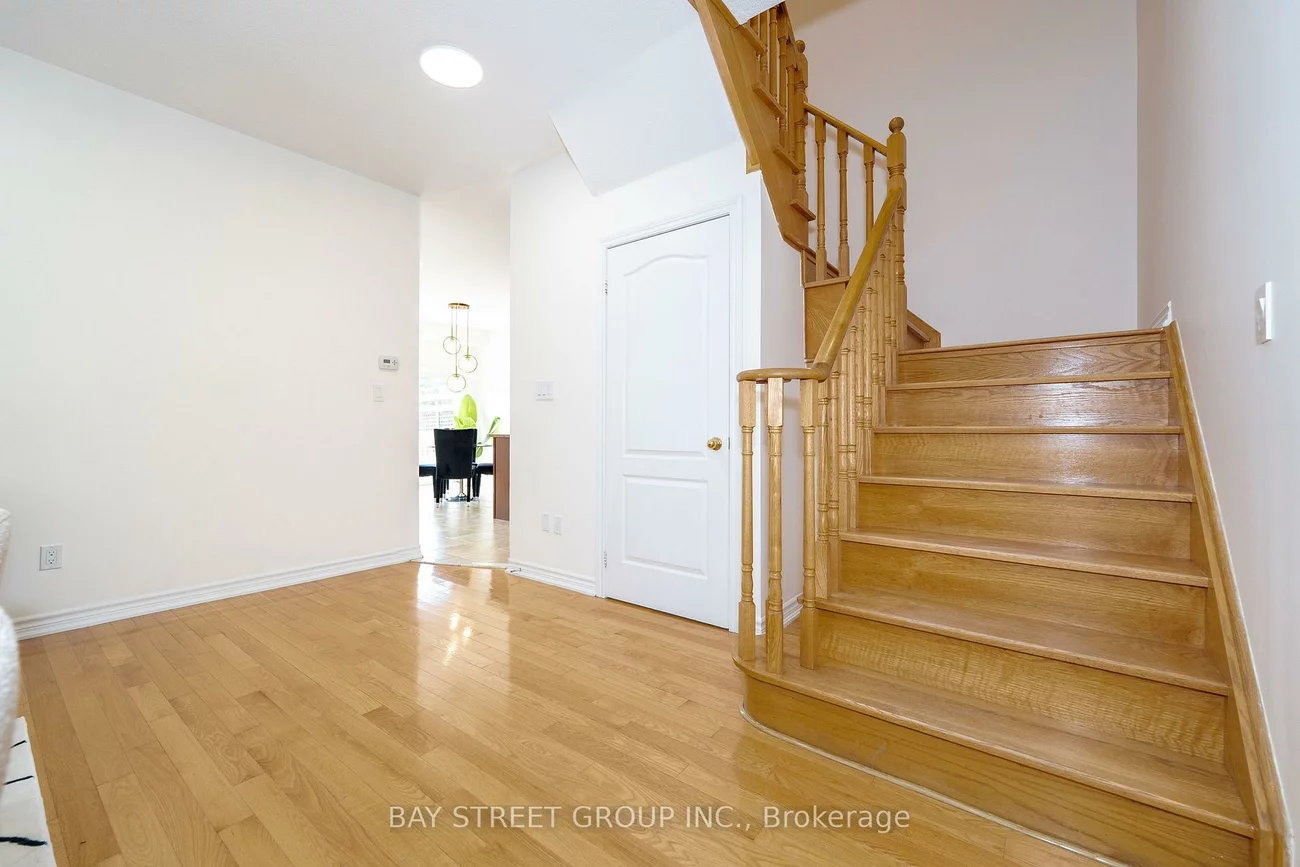 243, Zokol, Bayview Northeast, Aurora