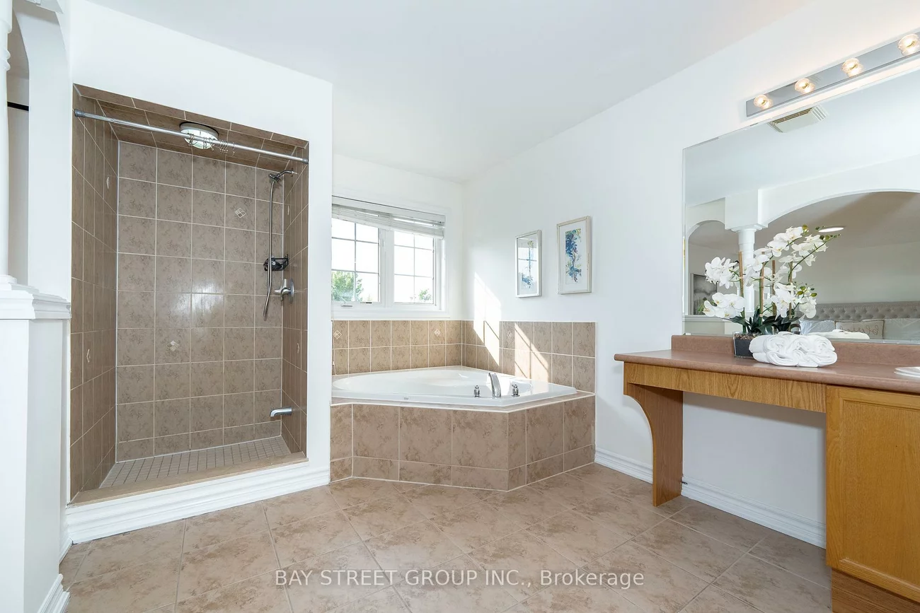 243, Zokol, Bayview Northeast, Aurora