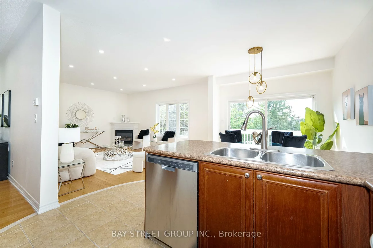 243, Zokol, Bayview Northeast, Aurora