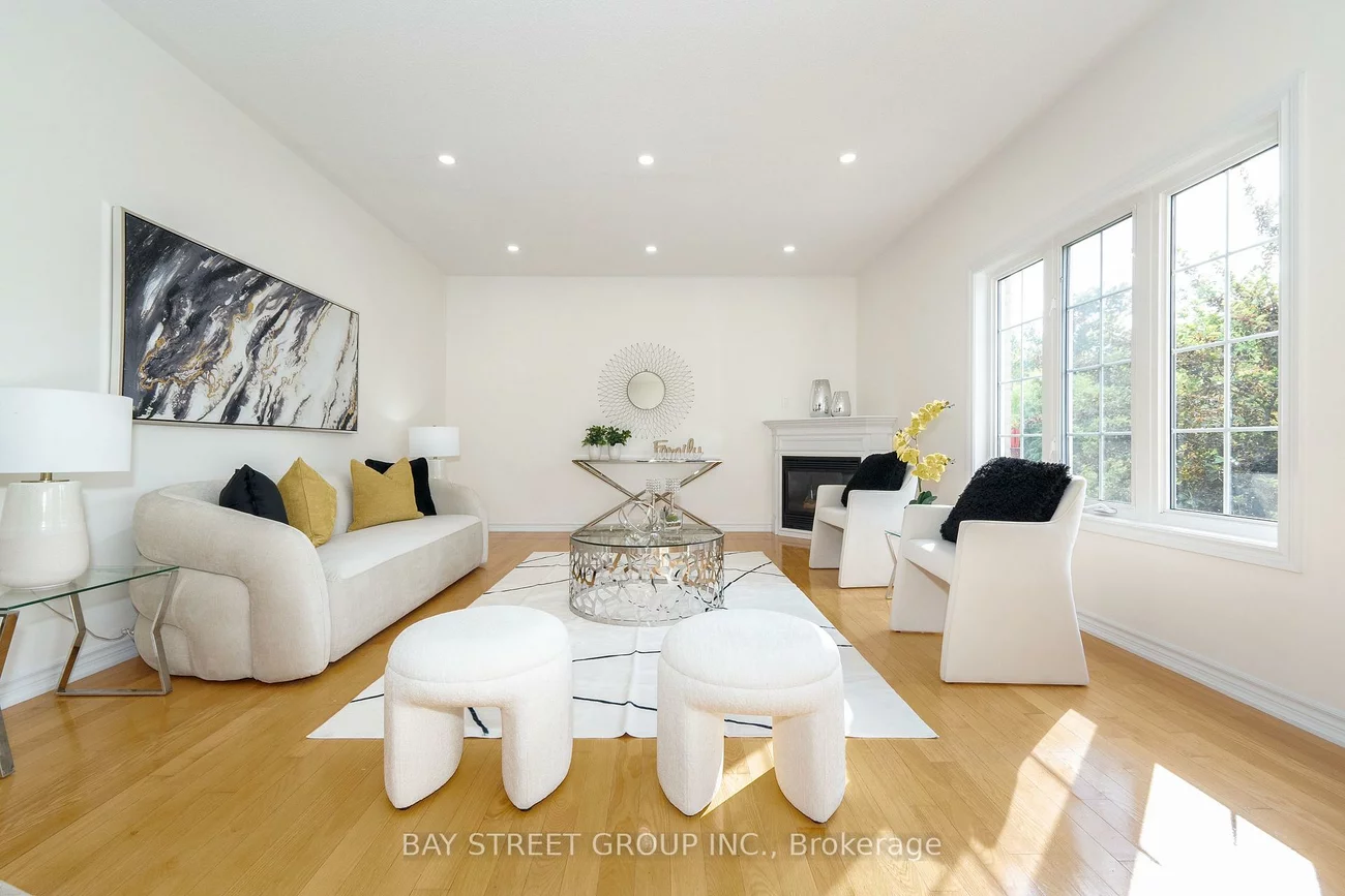 243, Zokol, Bayview Northeast, Aurora