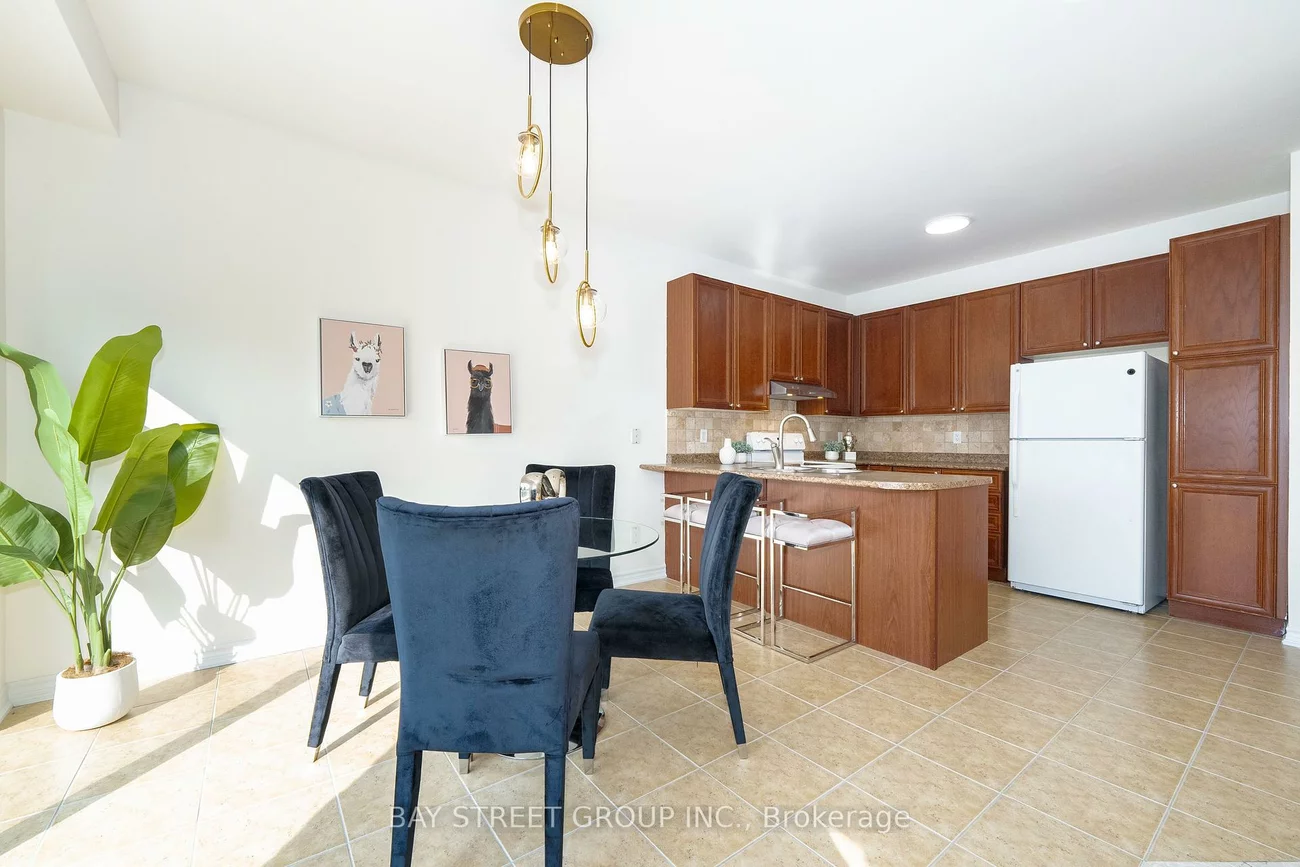 243, Zokol, Bayview Northeast, Aurora