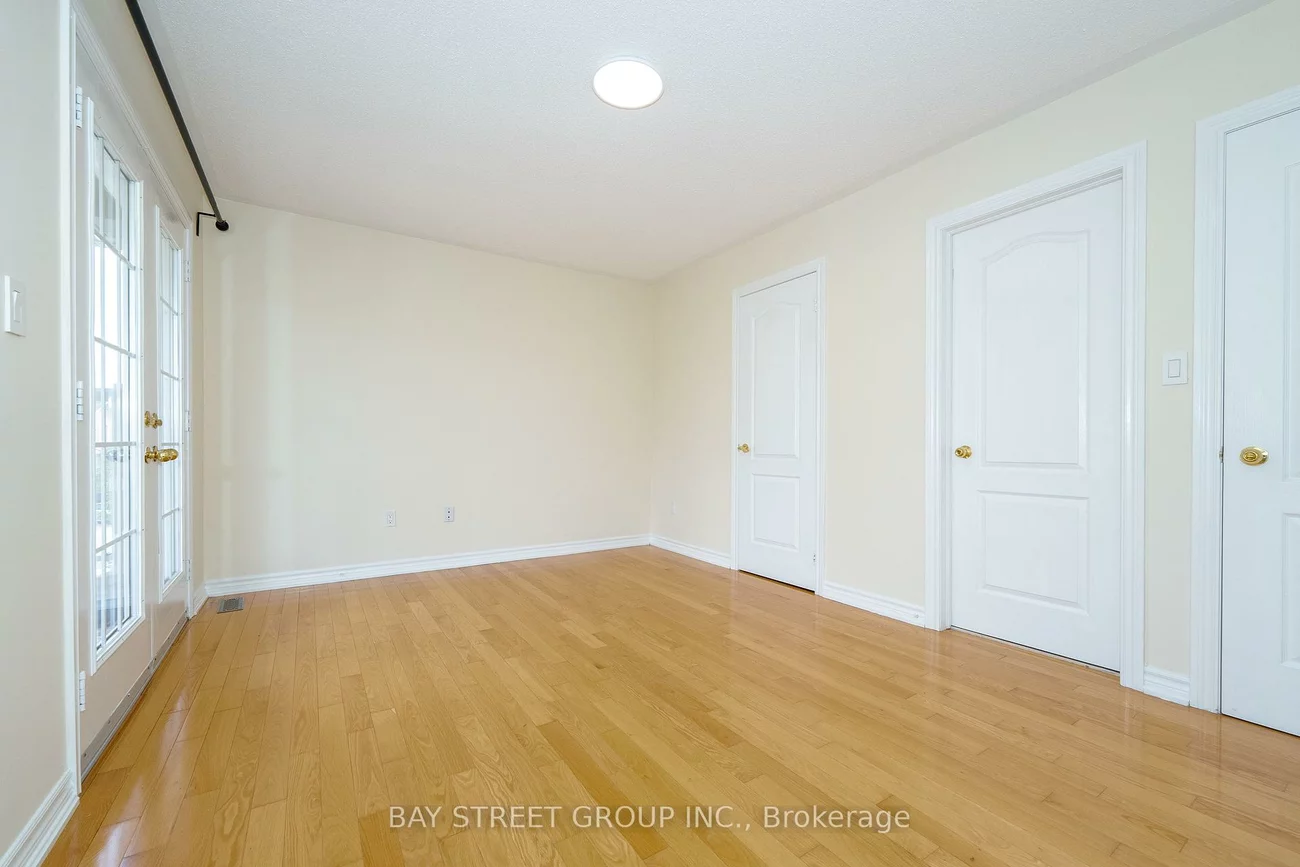 243, Zokol, Bayview Northeast, Aurora