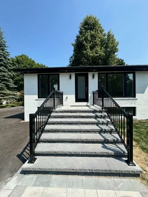 12, Kemano, Aurora Heights, Aurora