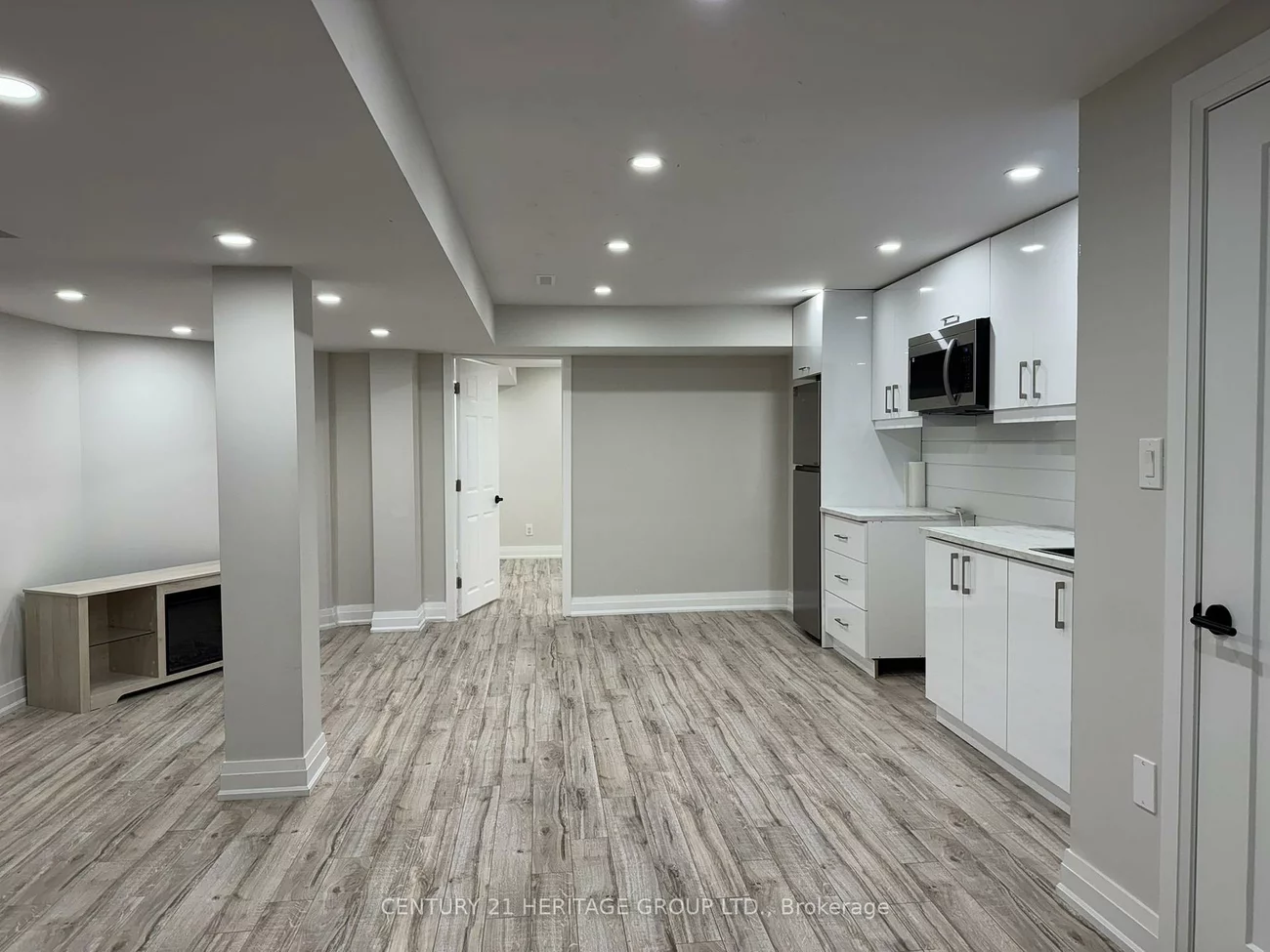 34, Primeau, Aurora Grove, Aurora