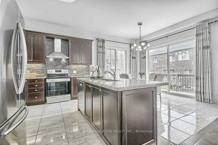 63, Ken Sinclair, Aurora Estates, Aurora