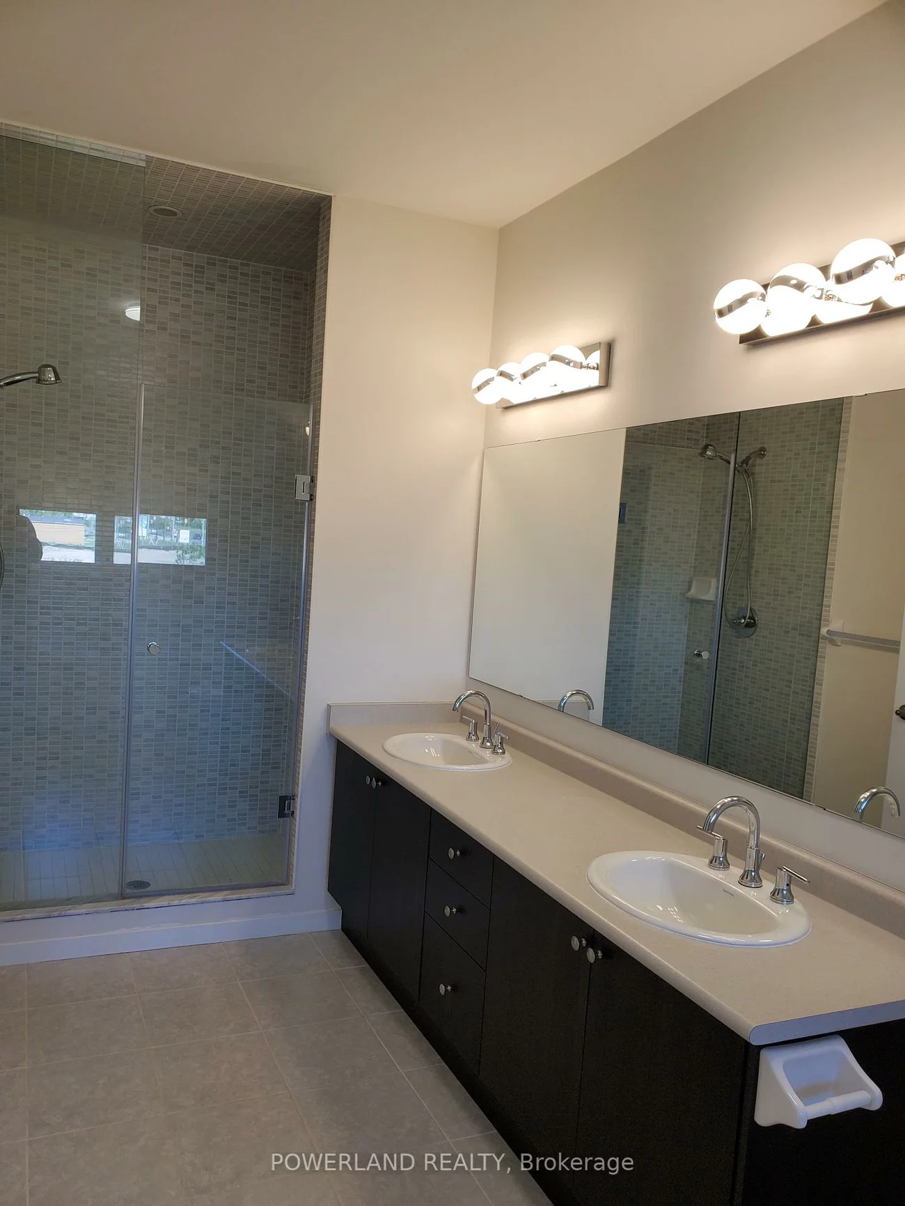 358, Elyse, Bayview Northeast, Aurora