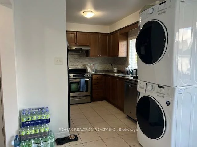 44, Lewis Honey, Bayview Northeast, Aurora