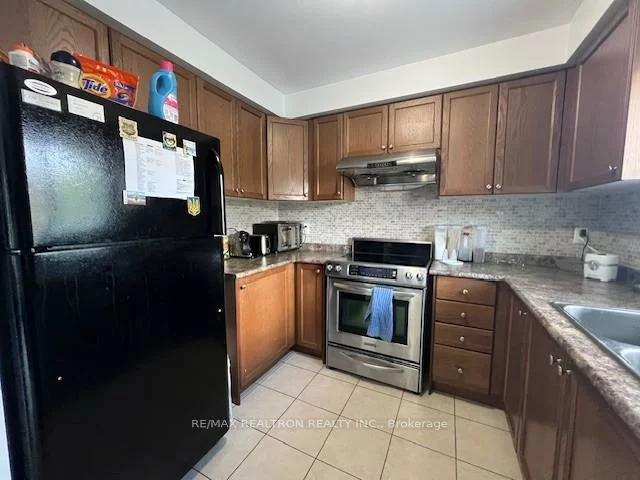 44, Lewis Honey, Bayview Northeast, Aurora