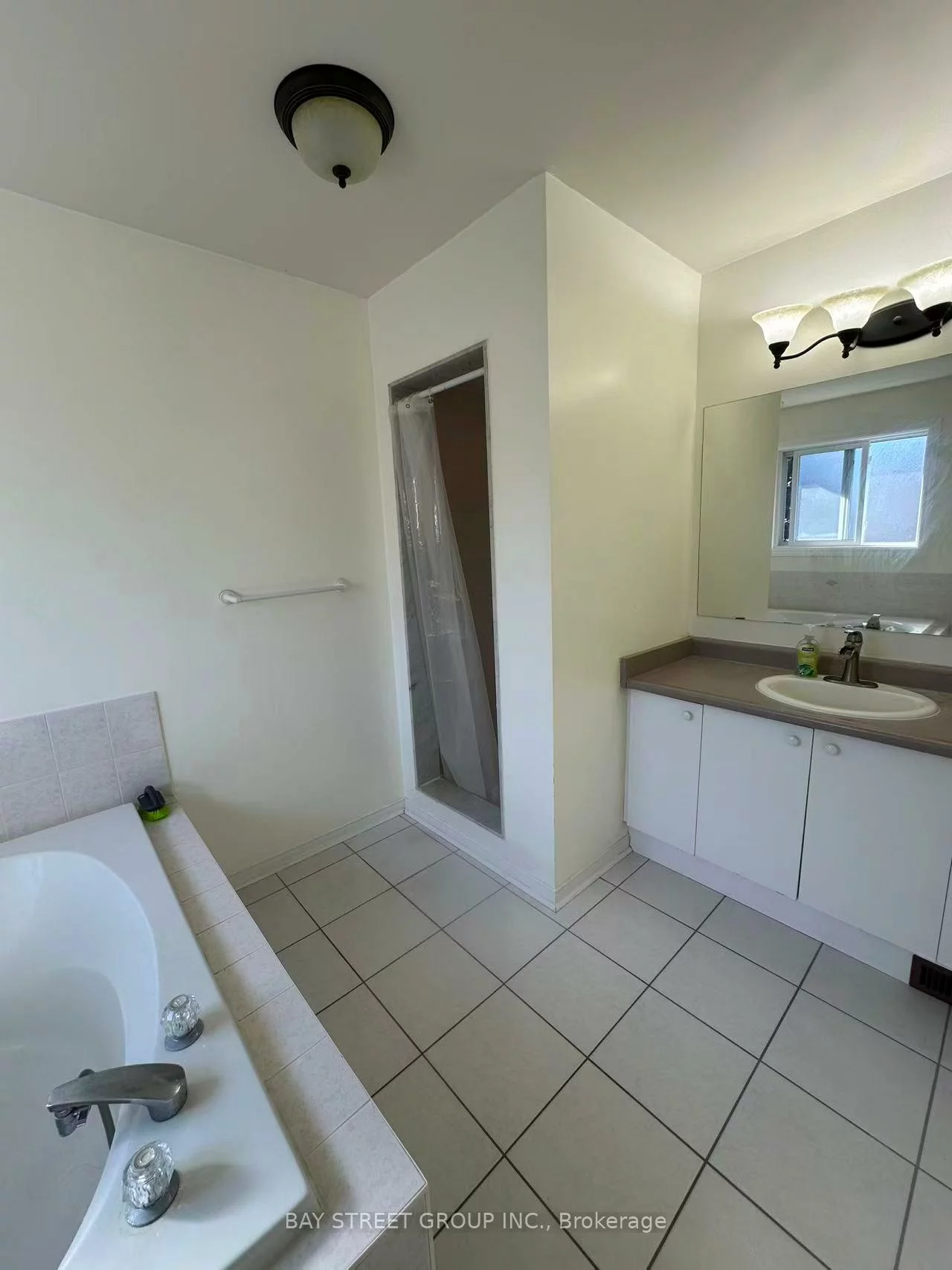 5, Ballymore, Bayview Wellington, Aurora