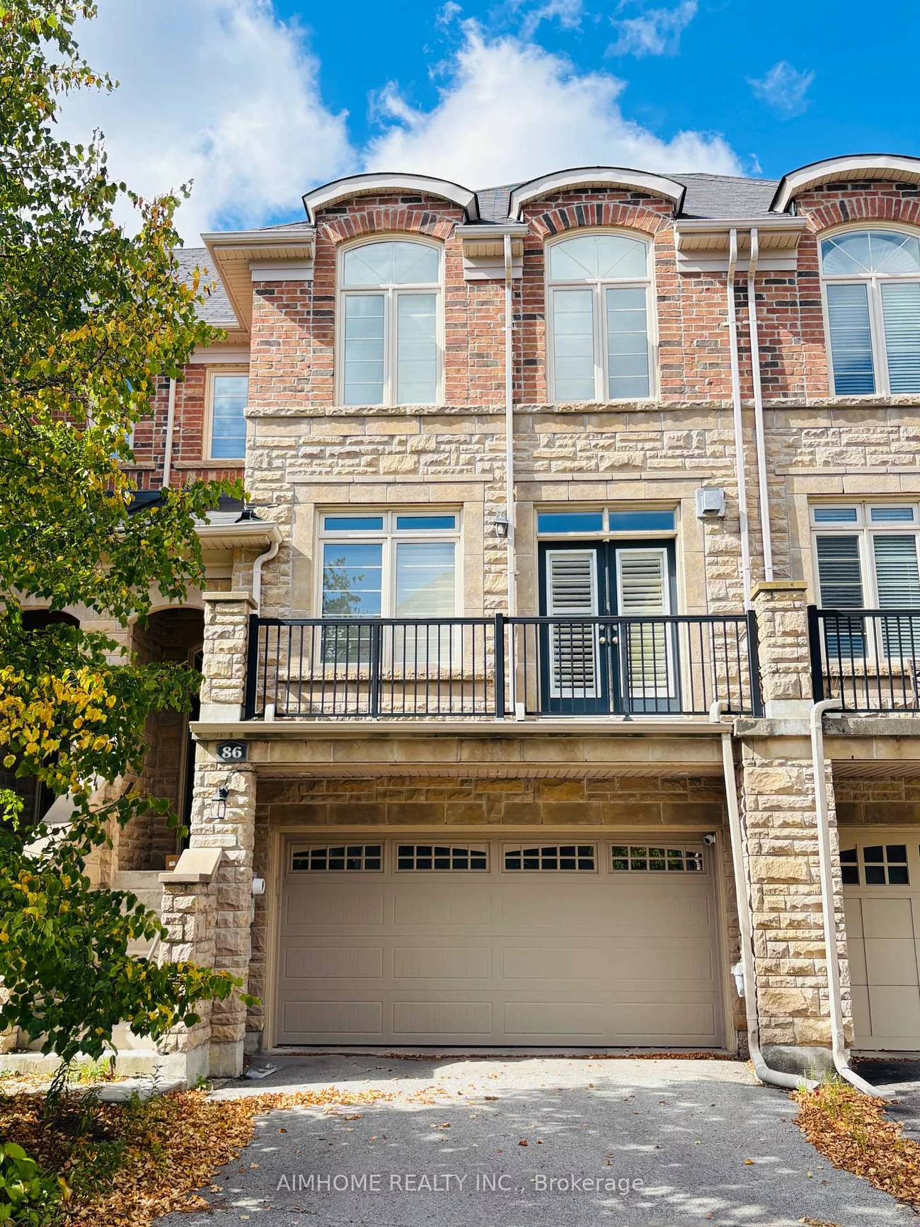 86, Chapman, Aurora Grove, Aurora