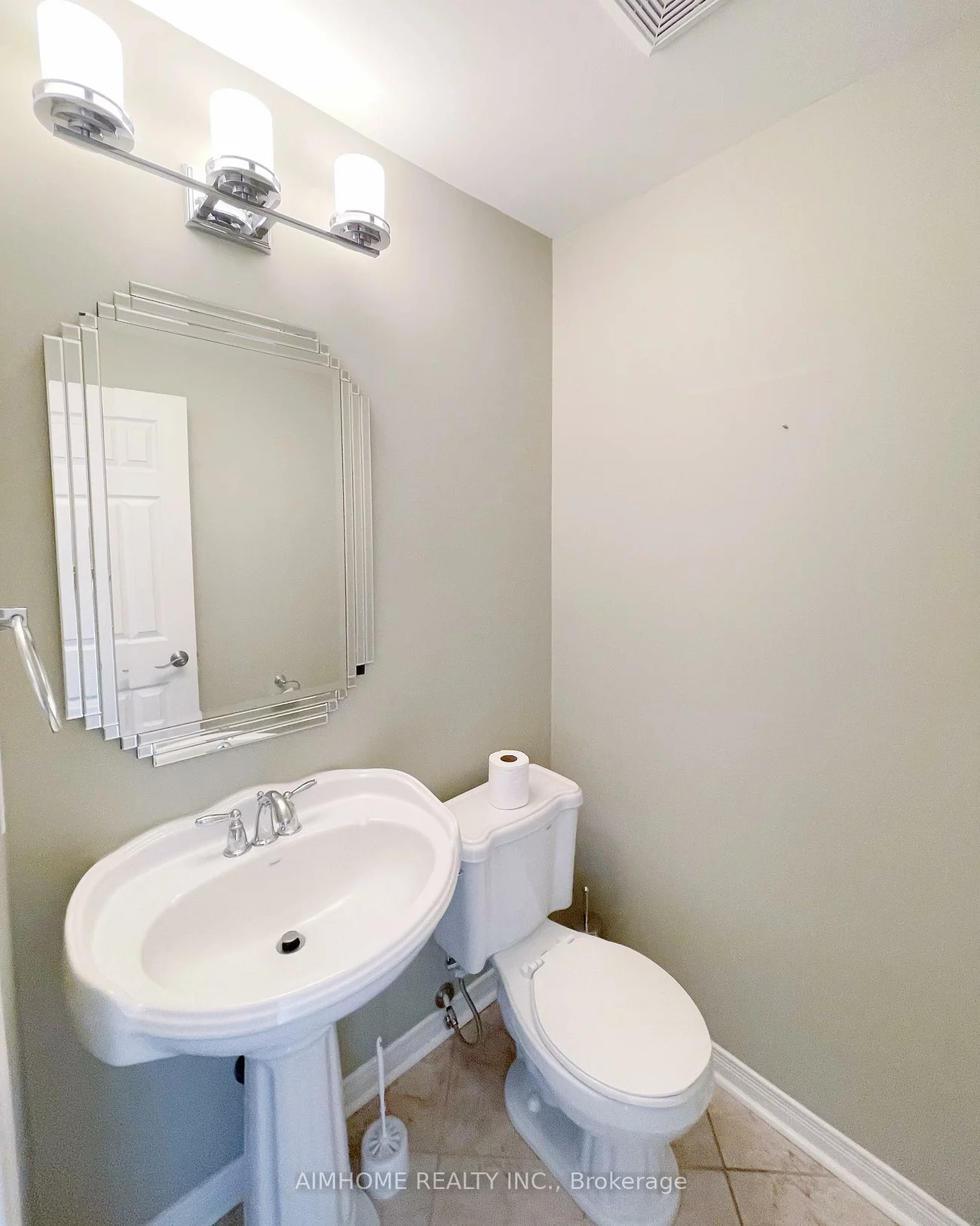 86, Chapman, Aurora Grove, Aurora