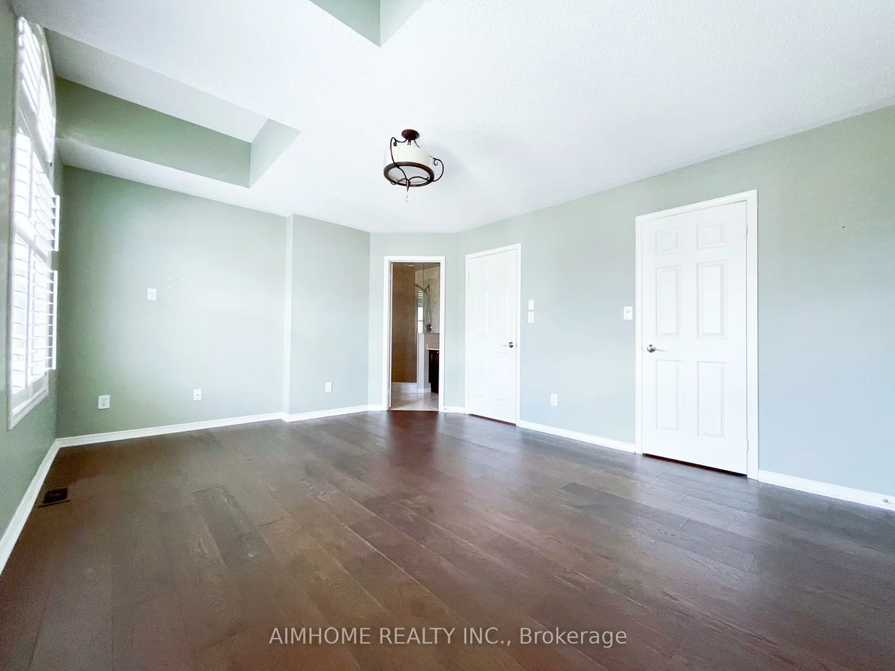 86, Chapman, Aurora Grove, Aurora