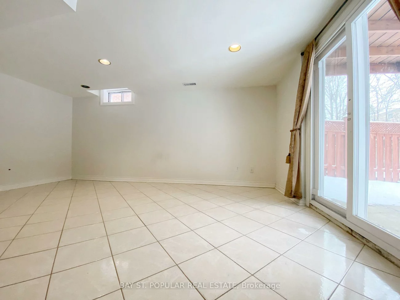 1, Teasdale, Aurora Highlands, Aurora
