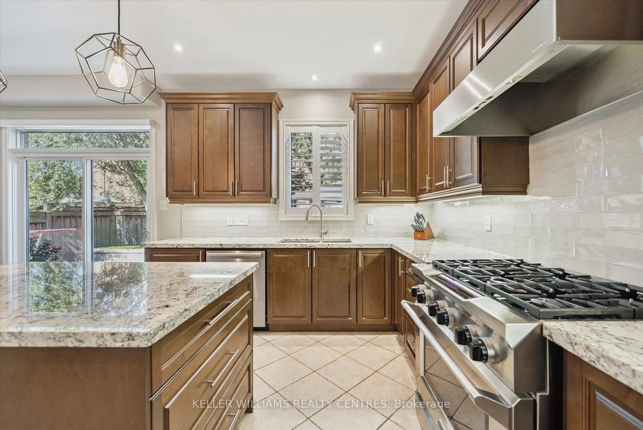 72, Pointon, Bayview Northeast, Aurora
