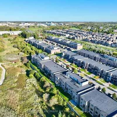 219, Elyse, Bayview Wellington, Aurora