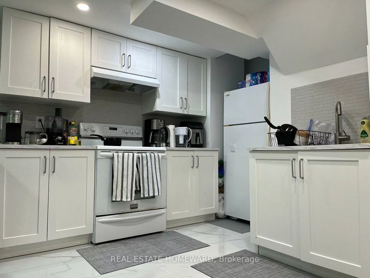 82, Rush, Bayview Wellington, Aurora