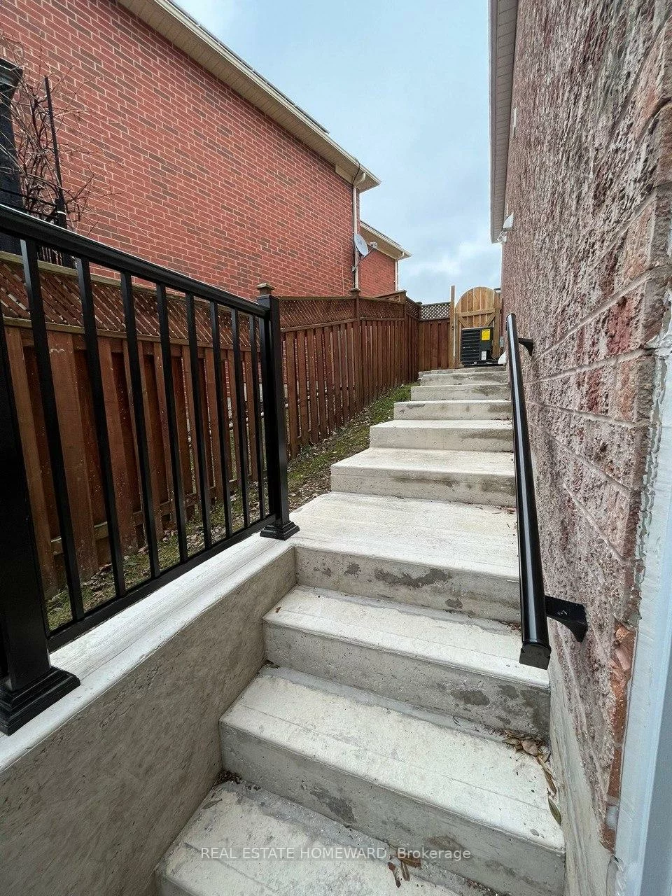 82, Rush, Bayview Wellington, Aurora