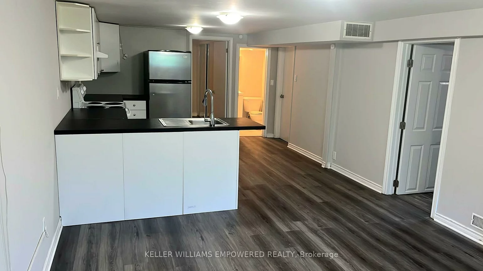 17, Collins, Aurora Heights, Aurora