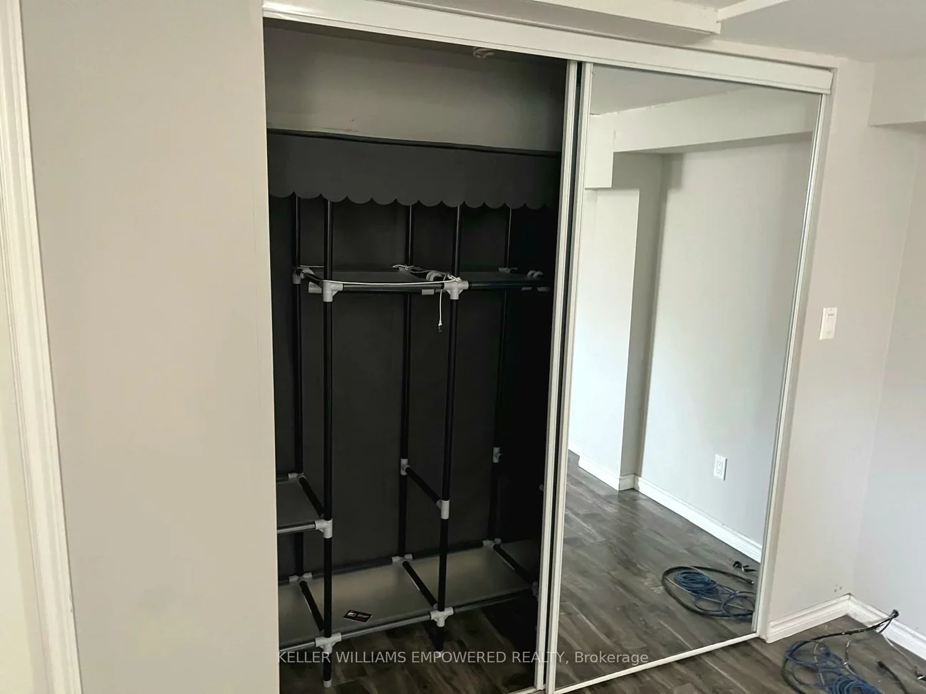 17, Collins, Aurora Heights, Aurora