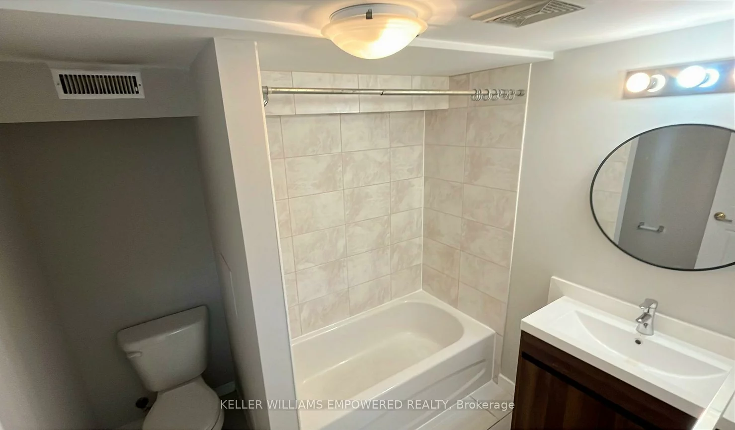 17, Collins, Aurora Heights, Aurora