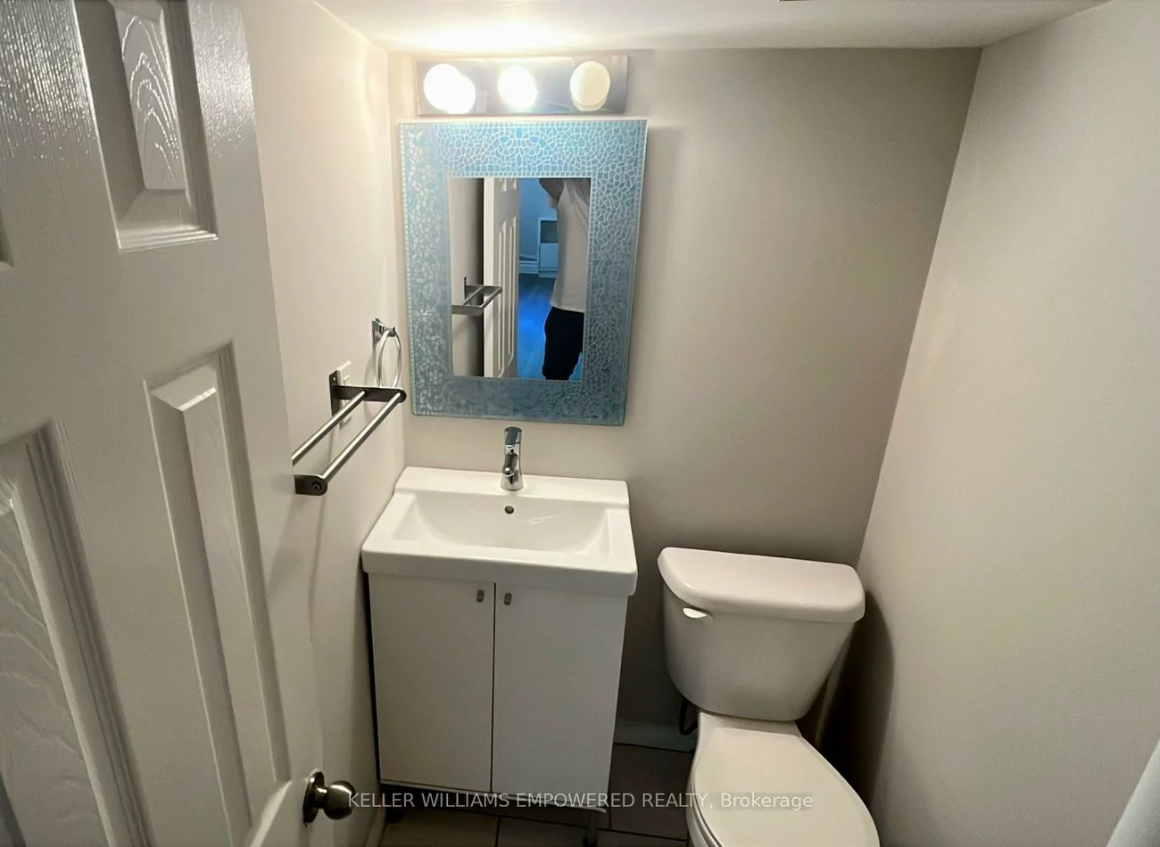 17, Collins, Aurora Heights, Aurora