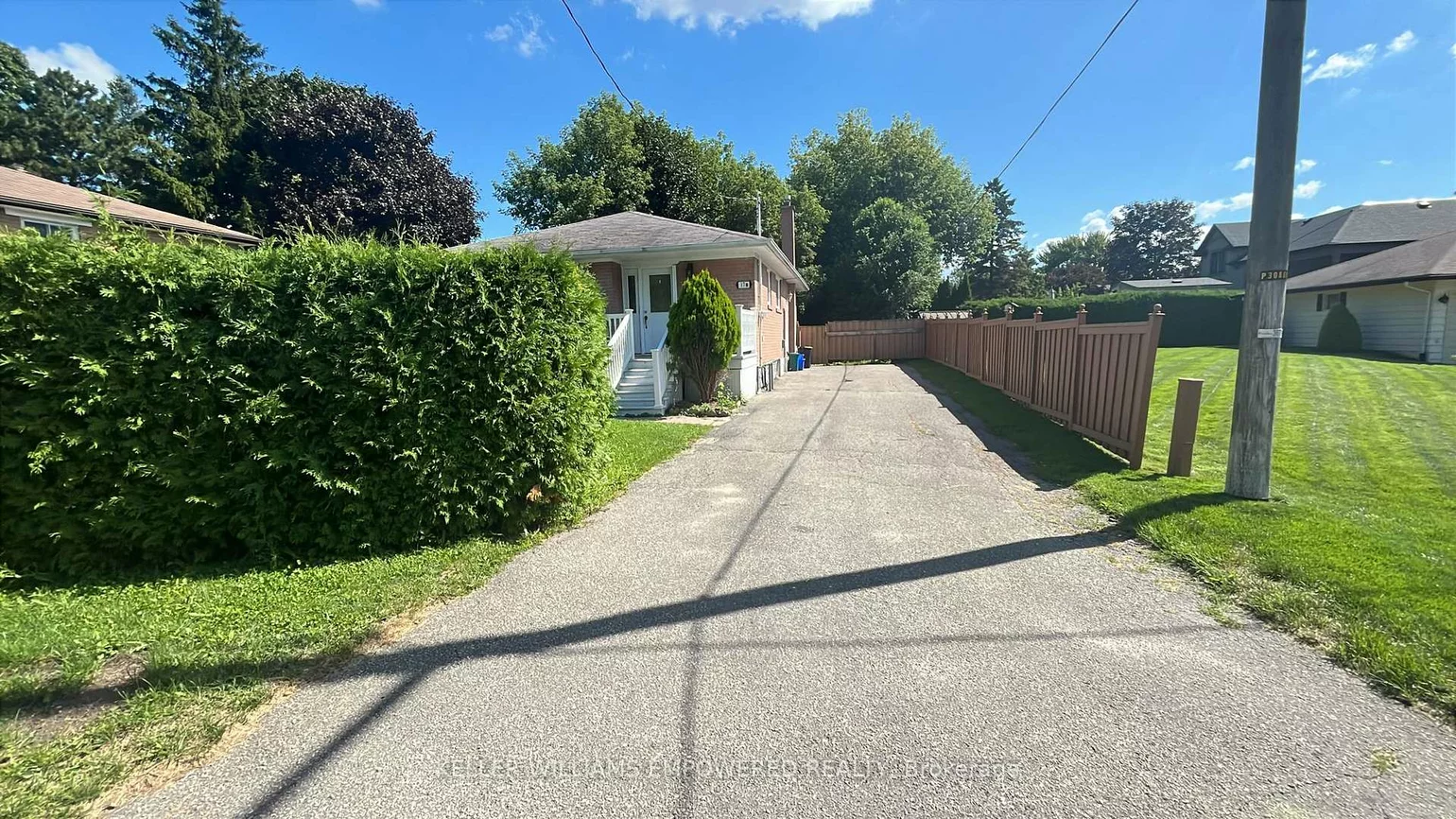 17, Collins, Aurora Heights, Aurora