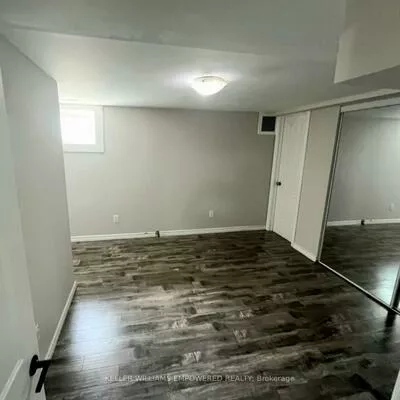 17, Collins, Aurora Heights, Aurora