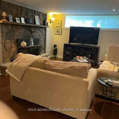 30, Collins, Aurora Heights, Aurora