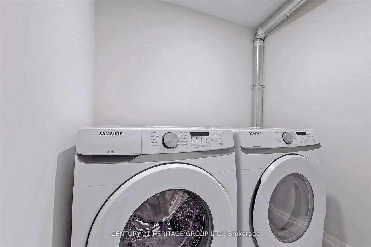 44, Devins, Aurora Heights, Aurora