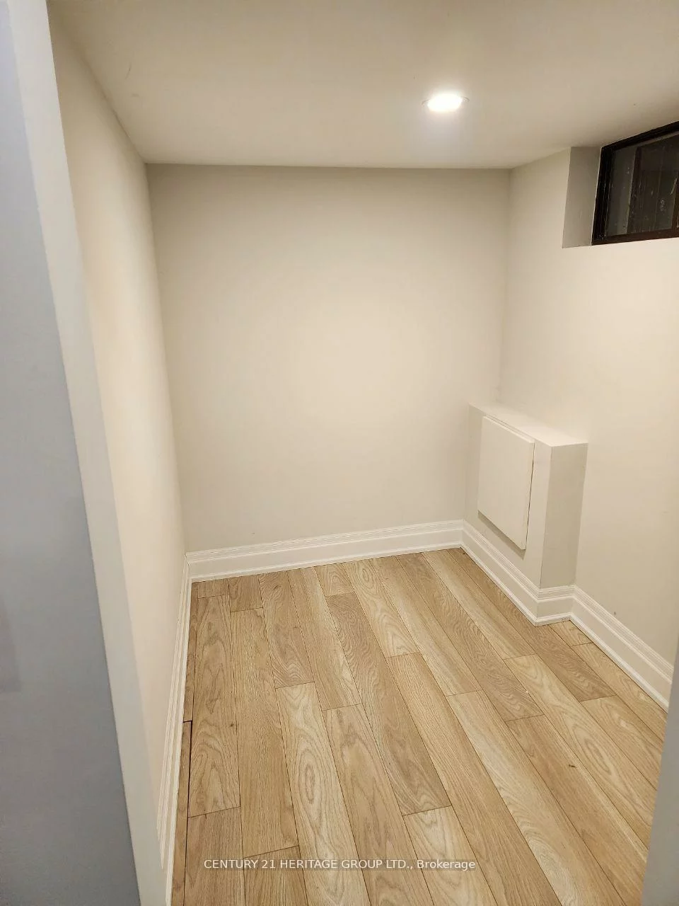 44, Devins, Aurora Heights, Aurora