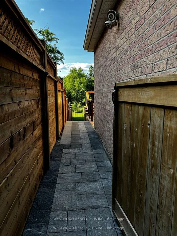 60, Cranberry, Aurora Highlands, Aurora